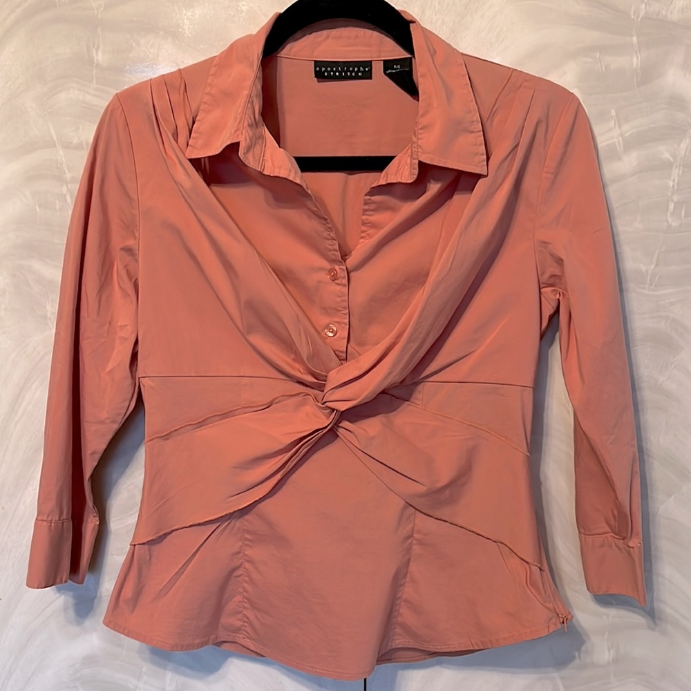 💖 3/$15 Beautiful Coral Top - Size Small
